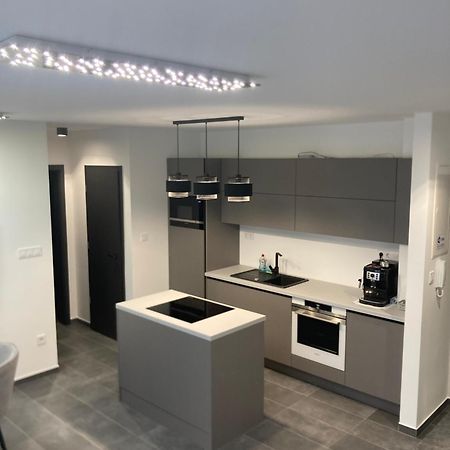 Swiss Star Apartment Mosonmagyaróvár Eksteriør bilde